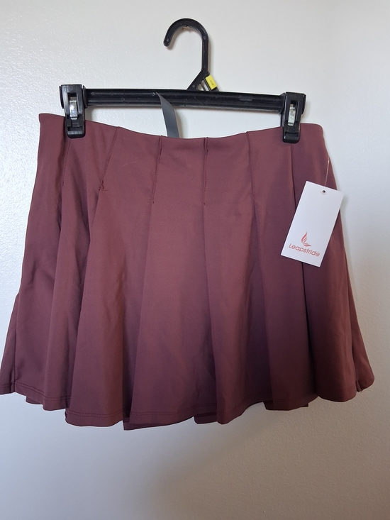 Dresses & Skirts - Women's Maroon Skater Skirt